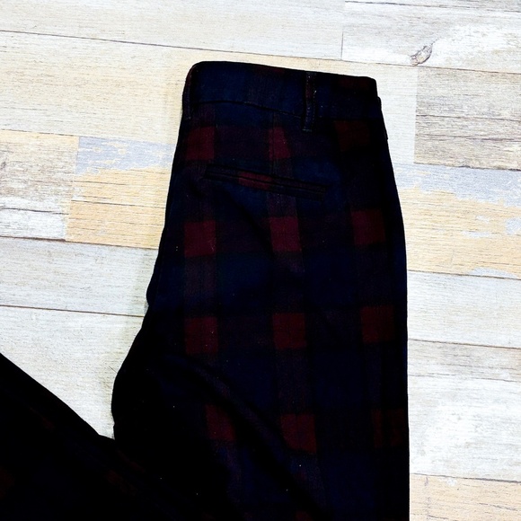 💕5/40$💕 REITMANS – Plum & navy plaid skinny pants | Size 0P • - Picture 2 of 9